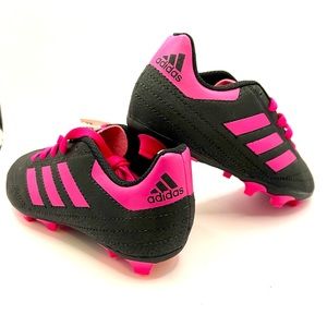 Adidas Youth Soccer Cleat NWOB. SZ 10.5 Black with pink stripes